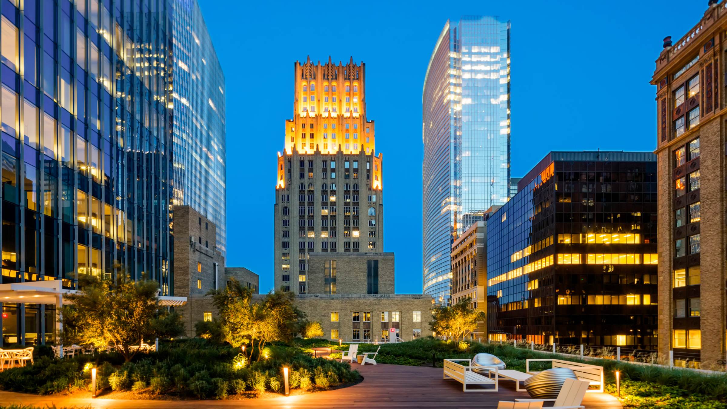 Bank-of-America-Tower-exterior-utomhus-16-9