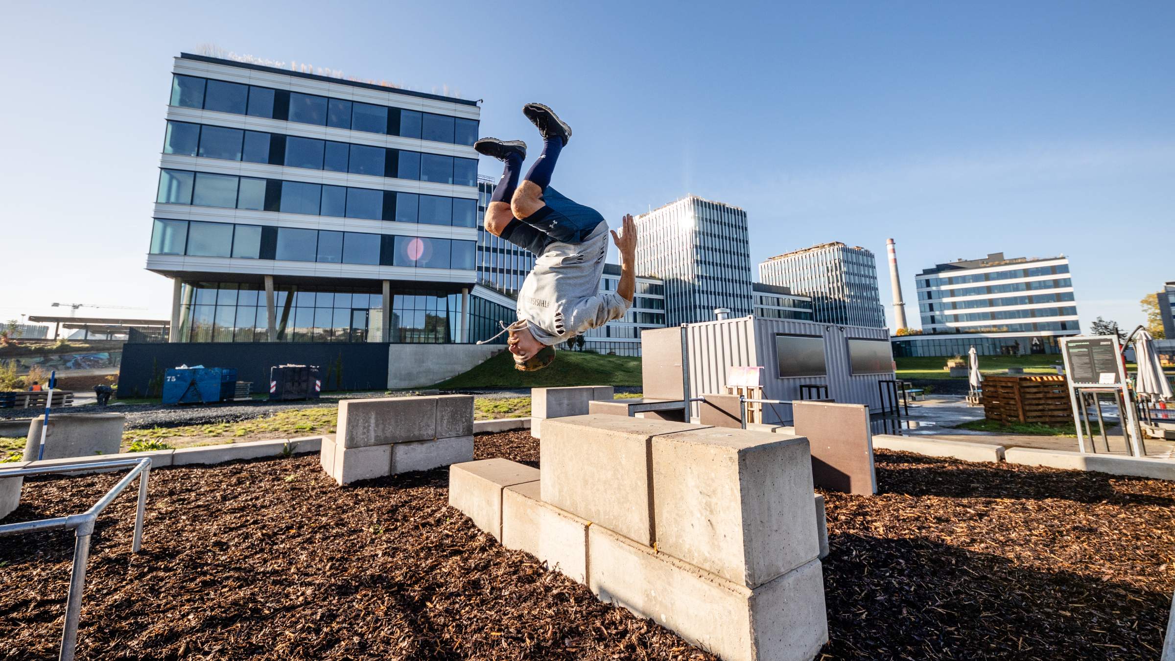 Port7-Prag-Tjeckien-kontor-skanska-parkour-16-9