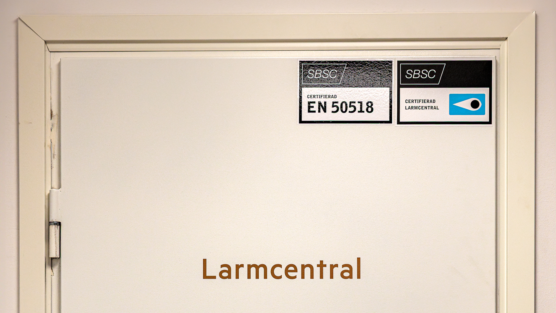 SectorAlarm_dörr_16_9