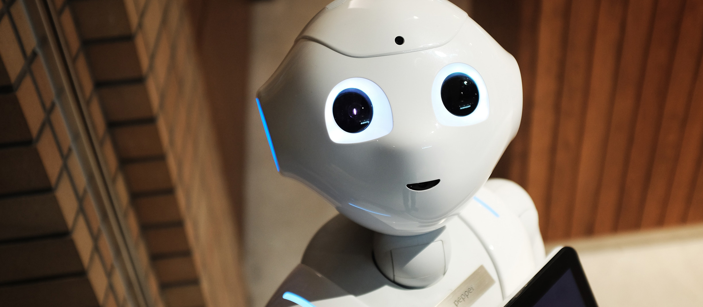 En robot symboliserar möjligheterna med automatiserade lager.